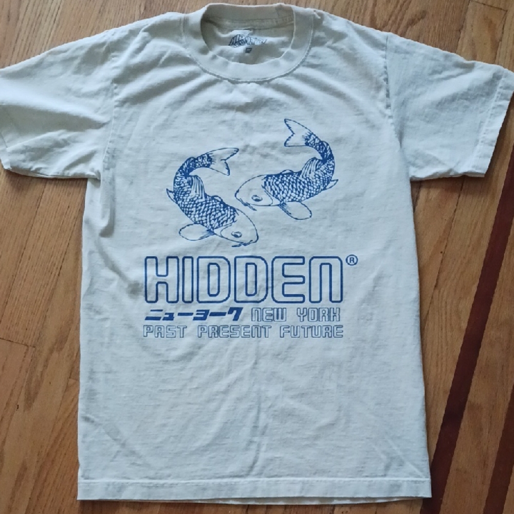 Hidden New York Koi Cream T-Shirt